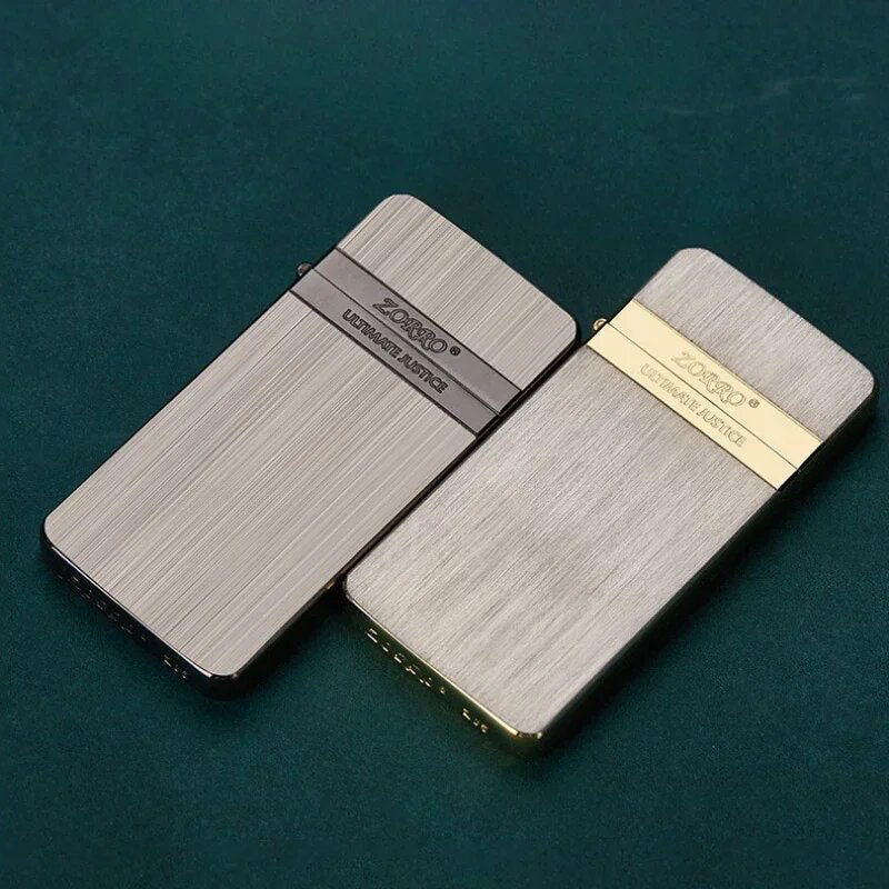 Briquet à Pierre Argenté et Doré présentation