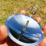 Briquet Solaire dans une main