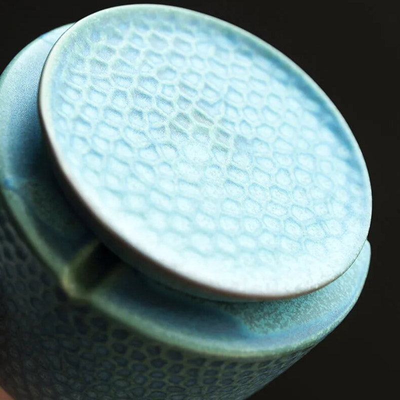 Céramique turquoise - détail du motif et de la finition
