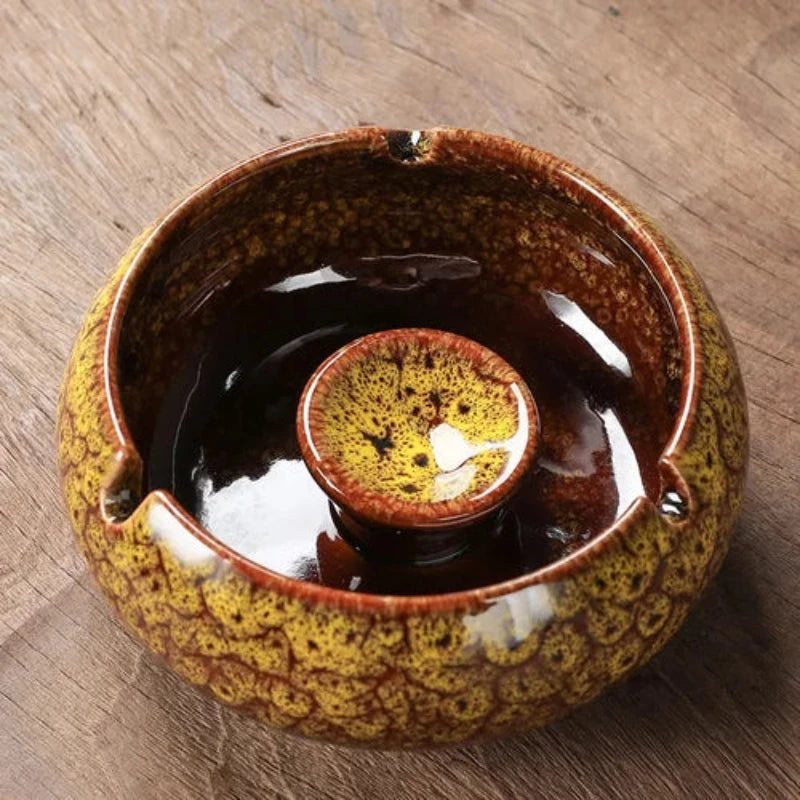 Cendrier de salon marocain jaune-orange, vue intérieure couvercle ouvert