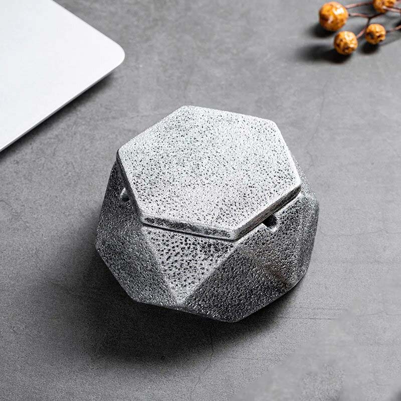 Béton argenté - cendrier hexagonal avec couvercle