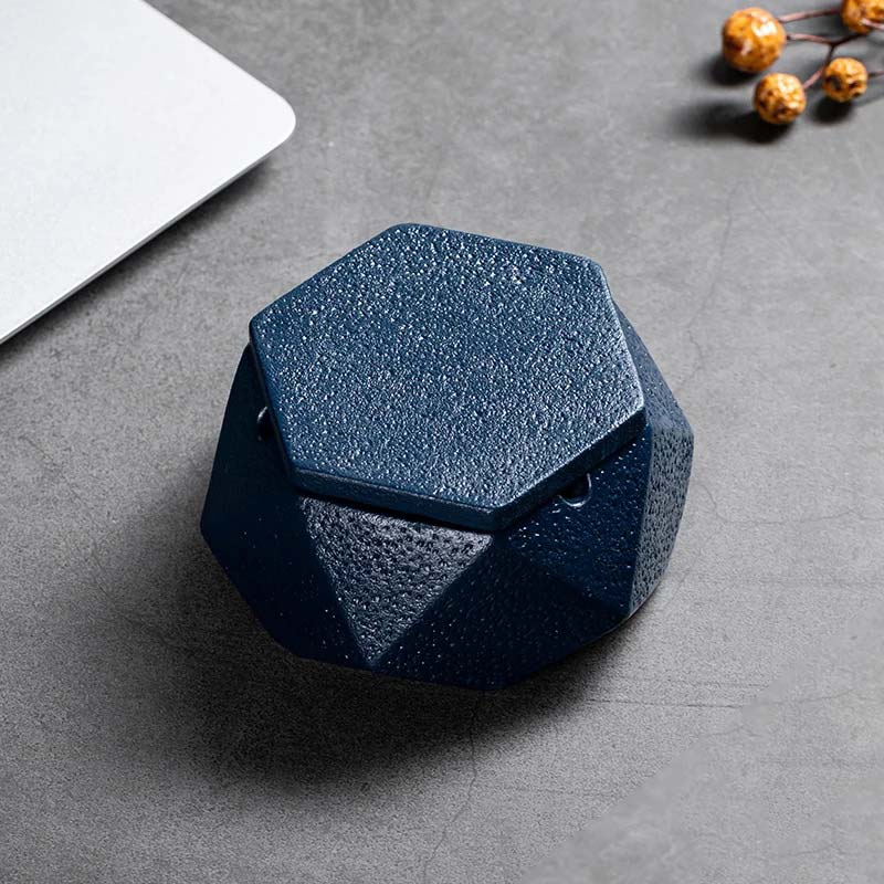 Béton bleu - cendrier hexagonal avec couvercle