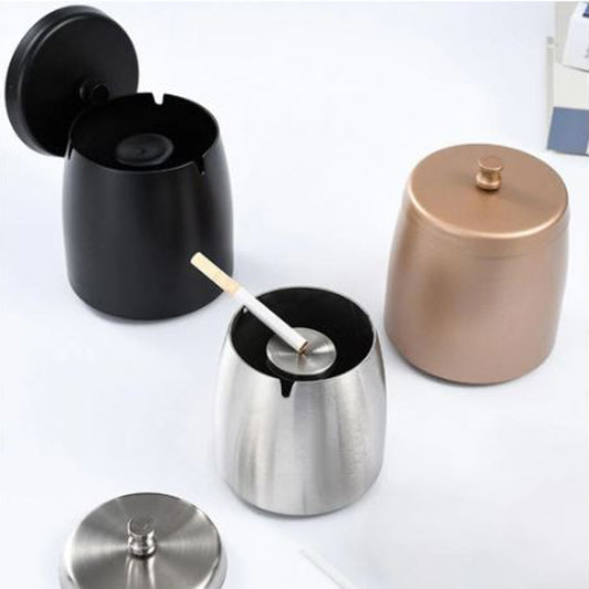 Cendrier moderne design contemporain en metal - accessoire fumeur aux lignes geometriques epurees