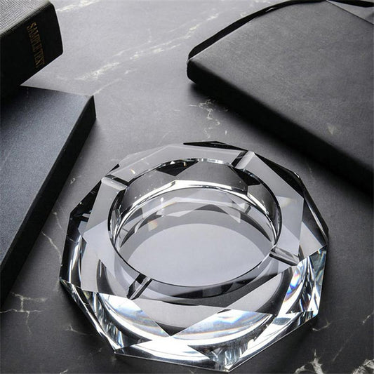 Verre soufflé - cendrier Art Déco diamant sur table en marbre
