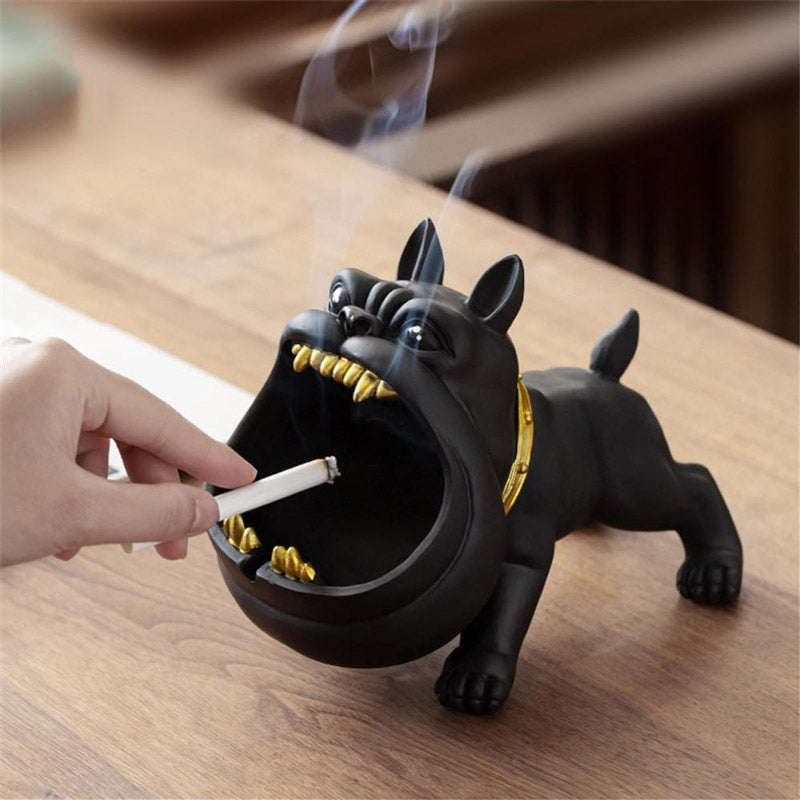 Céramique noire - cendrier chien avec cigarette posée sur le dos