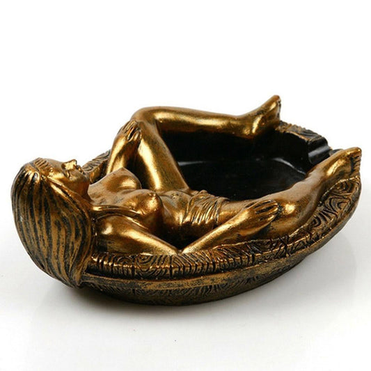 Cendrier sculpture femme nue en resine - objet decoratif artistique pour fumeur adulte