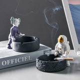 Cendrier Marrant Astronaute Doré et Cartoon Clown cigarette 