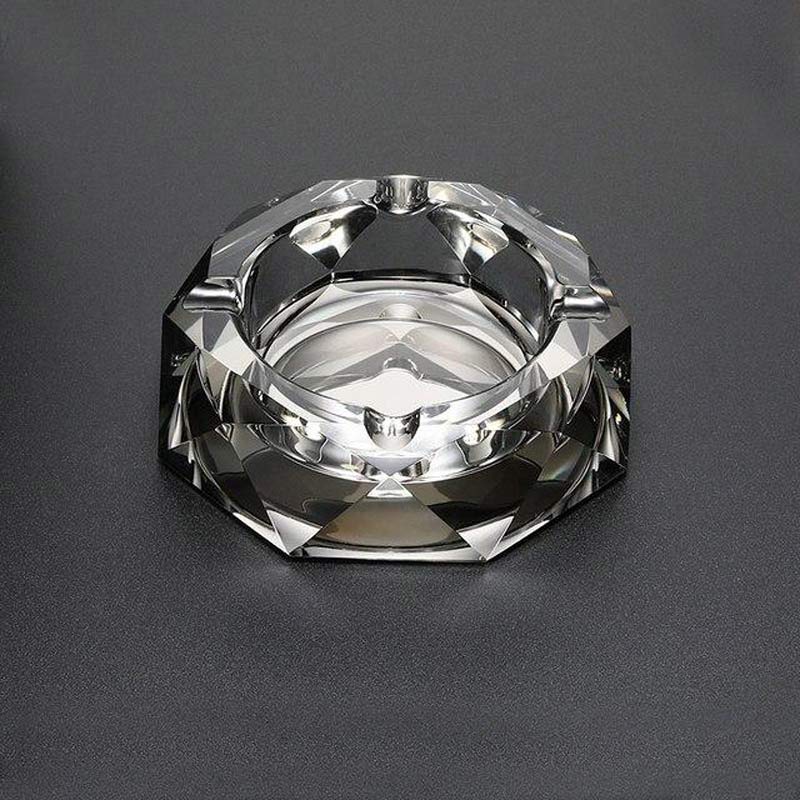 Verre fumé - cendrier design forme diamant vue d'ensemble