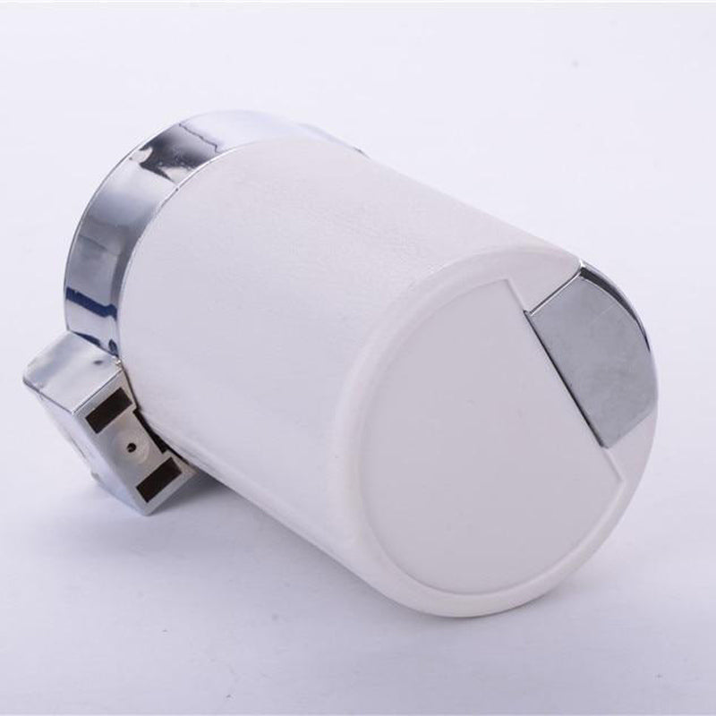 Plastique blanc - cendrier voiture LED vue de dessous